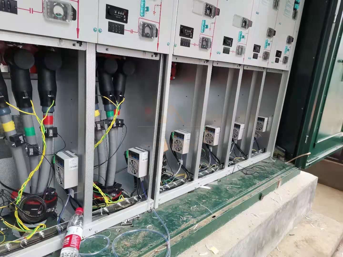 <a href='http://xin.woodmenroad.com' target='_blank'><u>智能除湿装置</u></a>安装